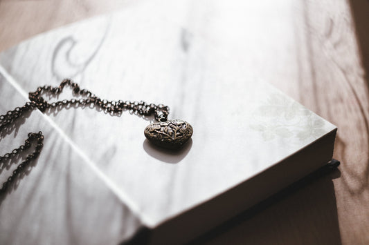 Solving "the Problem of the Princess's Necklace"